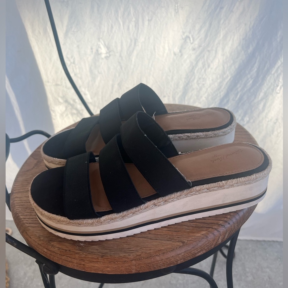 Universal Thread Strappy Platform Sandal - image 3